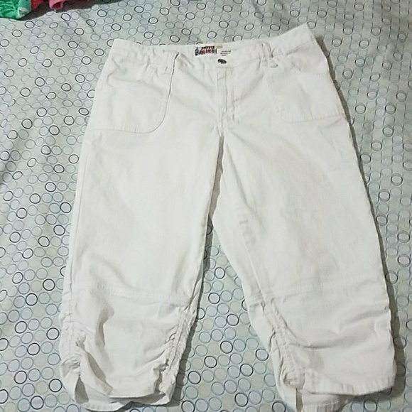 Ladies capris - Picture 1 of 4